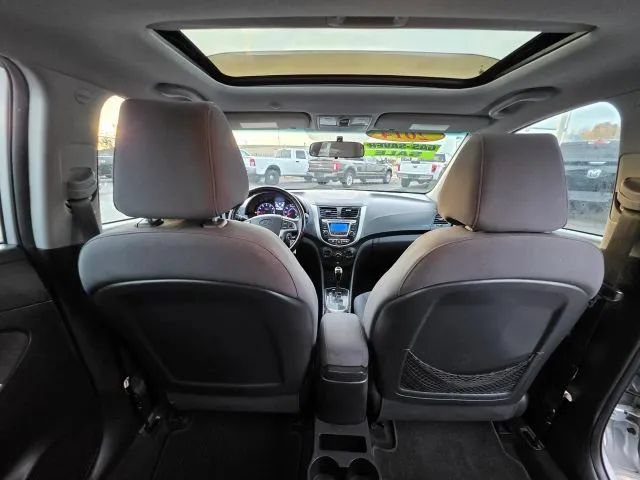 Used 2014 Hyundai Accent SE w/ Option Group 3 FWD image 12