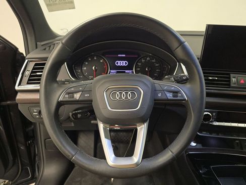 Used 2023 Audi Q5 2.0T Premium w/ Convenience Package image 11