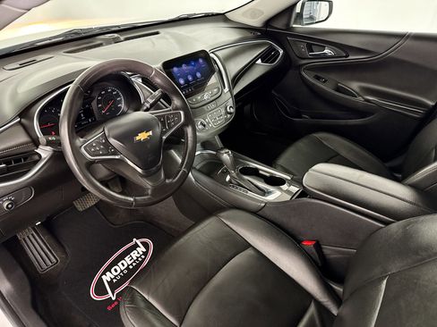 Used 2020 Chevrolet Malibu LT w/ Leather Package image 15