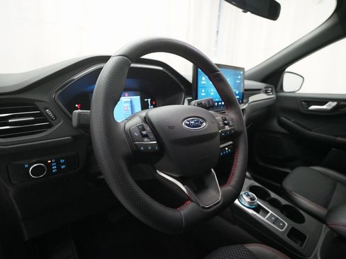 Used 2025 Ford Escape ST-Line w/ Tech Pack #1 image 8