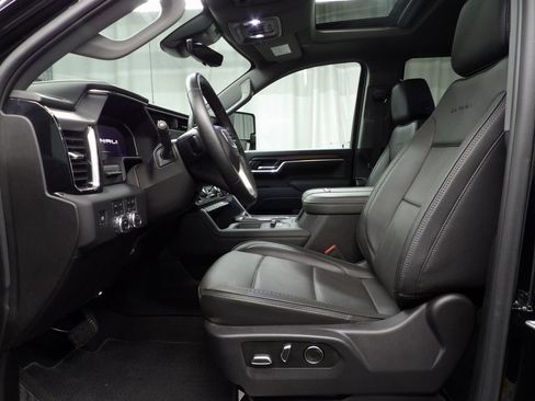 Used 2025 GMC Sierra 2500 Denali w/ Denali Reserve Package image 9