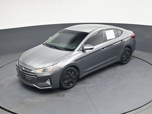 Used 2020 Hyundai Elantra SE FWD image 35
