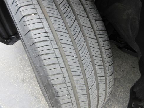 Used 2023 Toyota RAV4 XLE Premium image 51