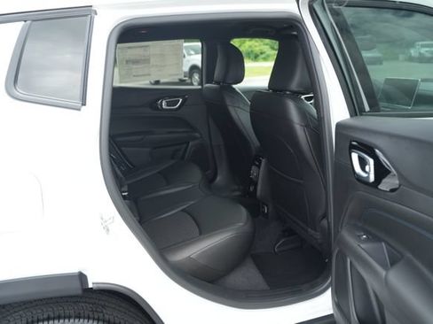 New 2026 Jeep Compass Latitude AWD/4WD image 20