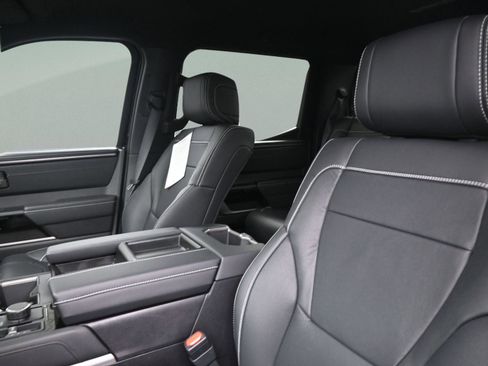 New 2026 Toyota Tundra Limited AWD/4WD image 30