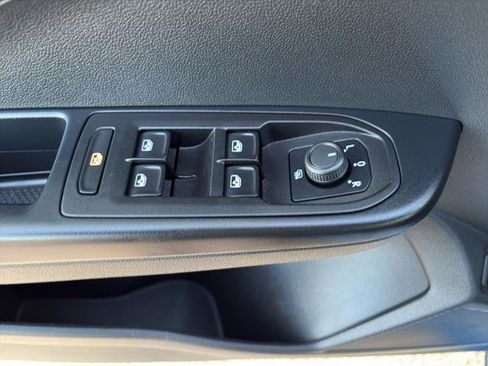 Used 2023 Volkswagen Taos SEL image 15