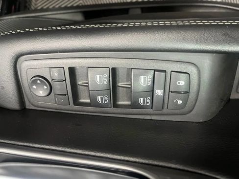 Used 2025 Chrysler Pacifica Select FWD image 20