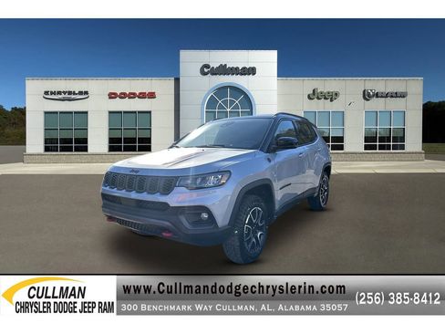 New 2026 Jeep Compass Trailhawk w/ Sun, Sound & Navigation Group AWD/4WD image 7