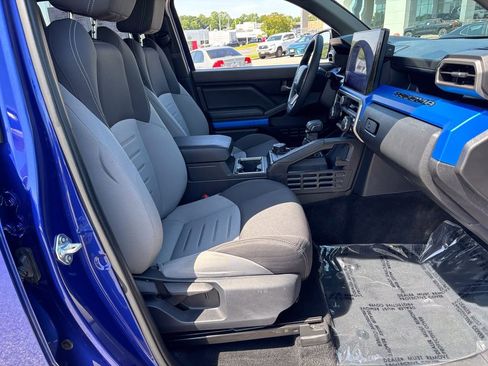 Certified 2025 Toyota Tacoma TRD Off-Road AWD/4WD image 37