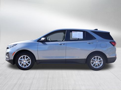 Used 2024 Chevrolet Equinox LS w/ LS Convenience Package FWD image 2