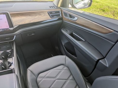 New 2026 Volkswagen Atlas SE FWD image 18