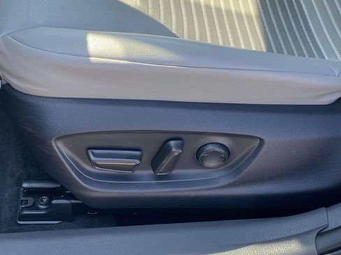 Used 2024 Toyota Camry SE FWD image 13