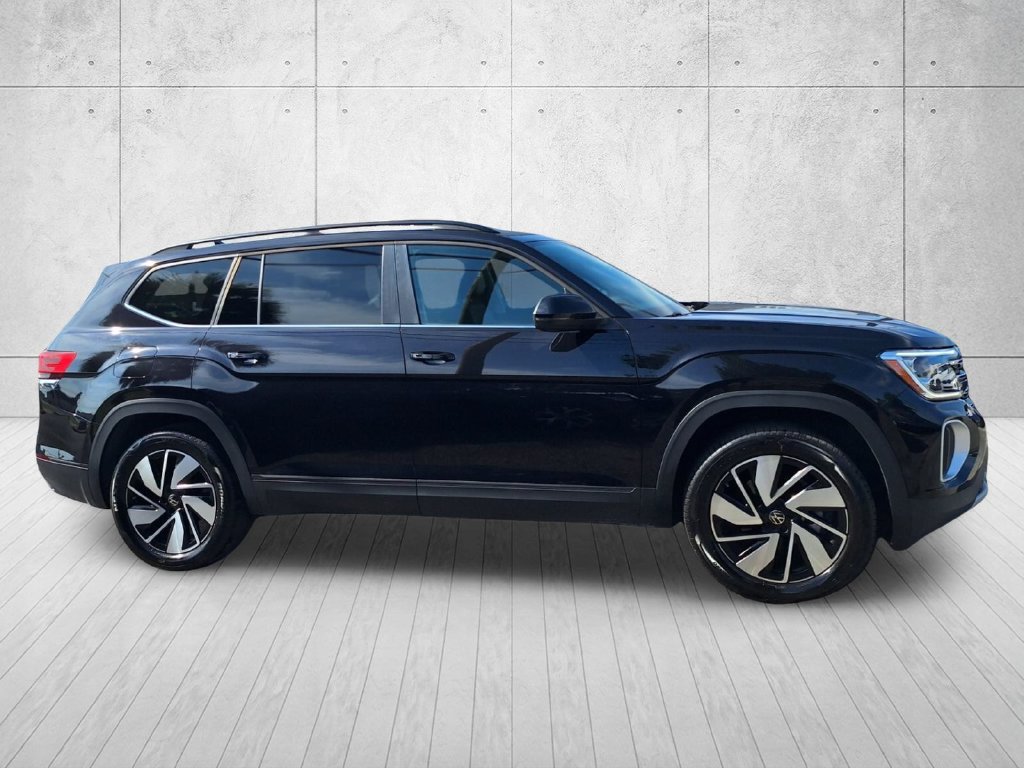 Used 2026 Volkswagen Atlas SE FWD image 4