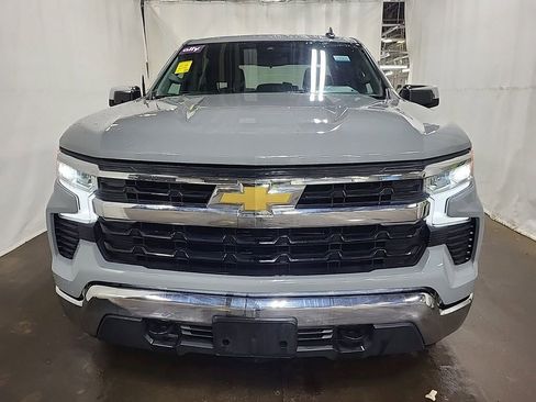 Used 2024 Chevrolet Silverado 1500 LT image 2