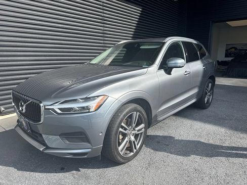 Used 2018 Volvo XC60 T5 Momentum w/ Vision Package AWD/4WD image 1