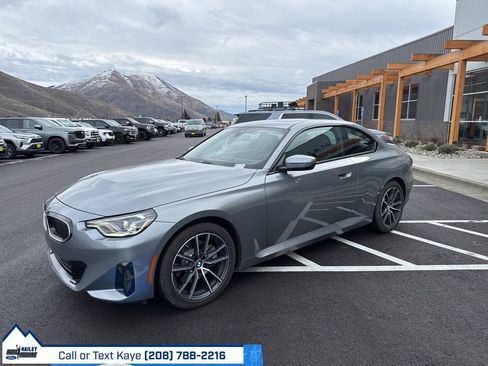 Used 2025 BMW 230i xDrive Coupe w/ Premium Package image 5
