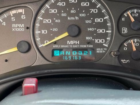 Used 2001 Chevrolet Silverado 2500 LS RWD image 18