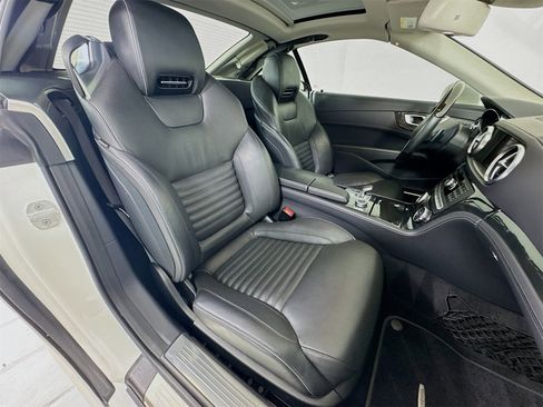 Used 2015 Mercedes-Benz SL 550 image 22