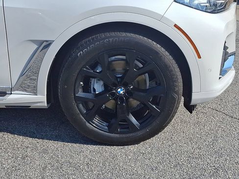 Used 2021 BMW X7 xDrive40i w/ Premium Package 2 AWD/4WD image 8