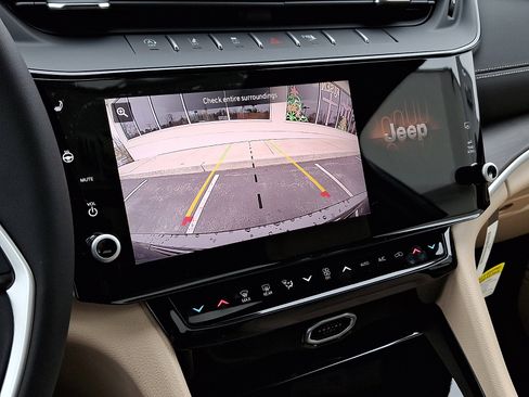 New 2026 Jeep Grand Cherokee Limited image 14