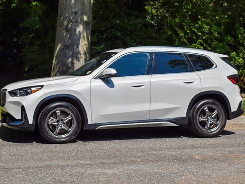 Used 2025 BMW X1 xDrive28i AWD/4WD image 3