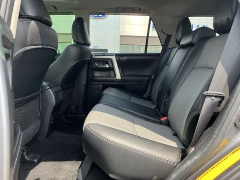 Used 2016 Toyota 4Runner SR5 Premium AWD/4WD image 29
