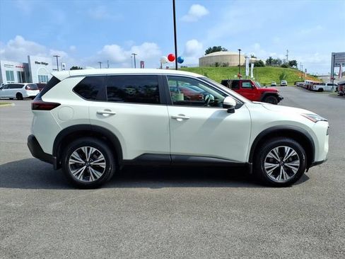 Used 2022 Nissan Rogue SV AWD/4WD image 3