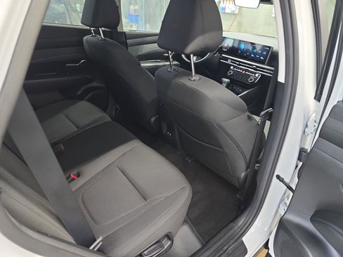 Certified 2025 Hyundai Tucson SEL AWD/4WD image 12