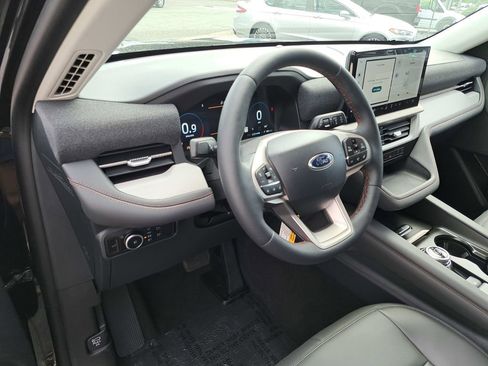 New 2026 Ford Explorer Active w/ Active Comfort Package image 7
