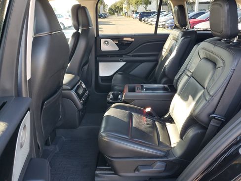 Used 2022 Lincoln Aviator Reserve w/ Equipment Group 201A image 15