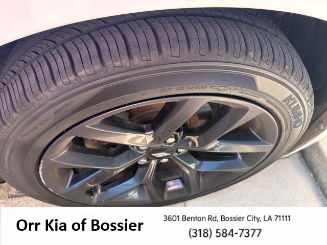Used 2019 Dodge Charger SXT w/ Plus Group RWD image 11