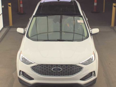 Used 2024 Ford Edge SEL w/ Convenience Package AWD/4WD image 3