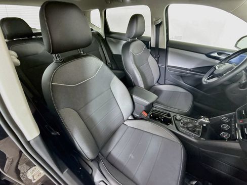 Certified 2023 Volkswagen Taos SE AWD/4WD image 26