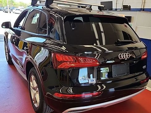 Used 2018 Audi Q5 2.0T Premium w/ Convenience Package AWD/4WD image 2