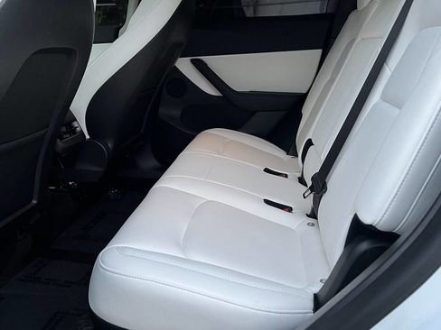 Used 2021 Tesla Model Y Performance image 28