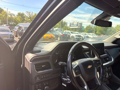 Used 2021 Chevrolet Suburban LT AWD/4WD image 11