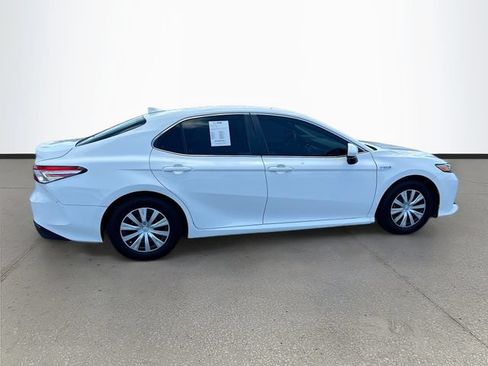 Used 2019 Toyota Camry LE FWD image 27