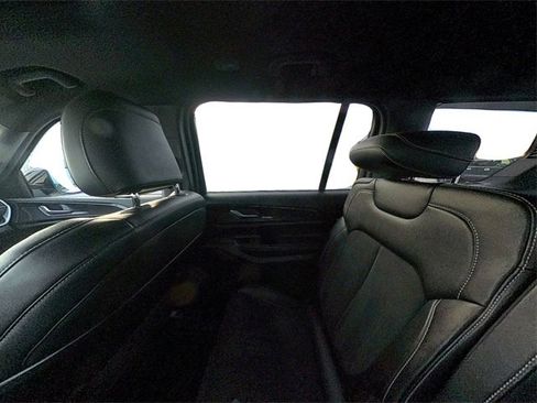 Used 2023 Jeep Grand Cherokee L Laredo image 35