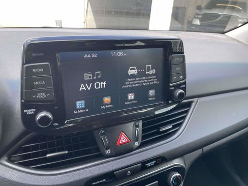 Used 2020 Hyundai Elantra GT FWD image 25