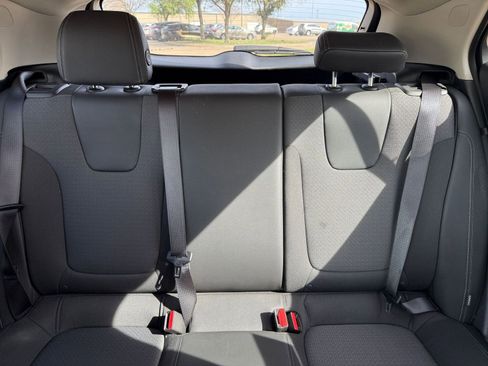 Used 2025 Buick Encore GX Preferred FWD image 39