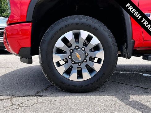 Used 2024 Chevrolet Silverado 2500 LT AWD/4WD image 32
