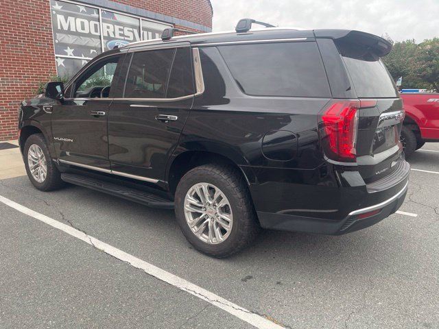 Used 2022 GMC Yukon SLT w/ SLT Premium Package RWD image 3