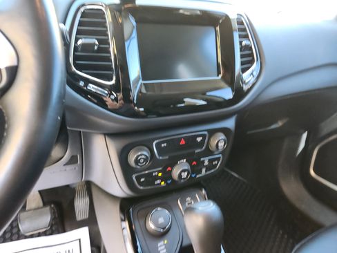 Used 2018 Jeep Compass Latitude w/ Popular Equipment Group image 11