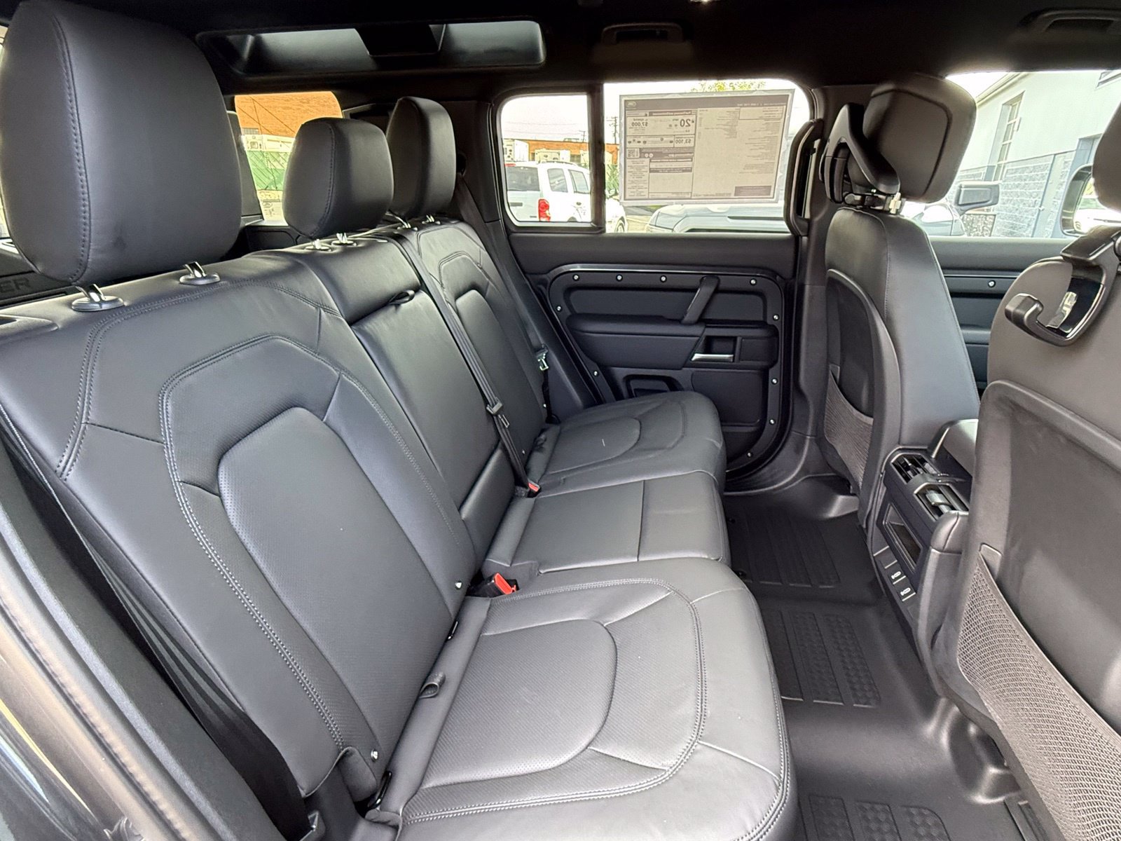 New 2026 Land Rover Defender 110 X-Dynamic SE AWD/4WD image 16
