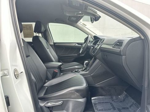 Certified 2022 Volkswagen Tiguan SE image 22