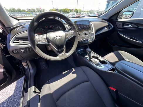 Used 2023 Chevrolet Malibu LT FWD image 9