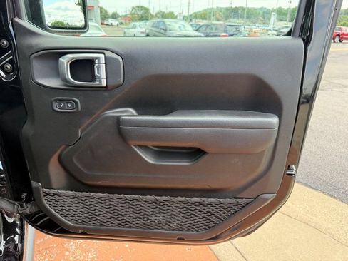 Used 2026 Jeep Gladiator Rubicon AWD/4WD image 18