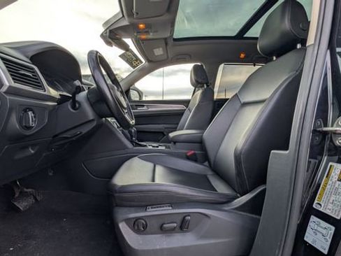 Used 2018 Volkswagen Atlas SEL image 3