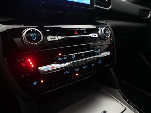 Used 2023 Ford Explorer ST-Line w/ Class IV Trailer Tow Package image 21