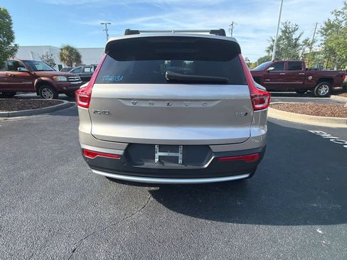 Certified 2023 Volvo XC40 B5 Plus w/ Driver Assist Package AWD/4WD image 14